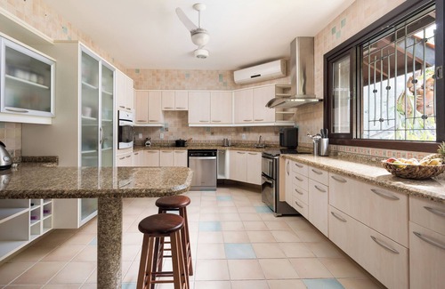 Santo Antonio de Lisboa House | Beautiful house with sea view, swimming pool and barbecue in a conservation area