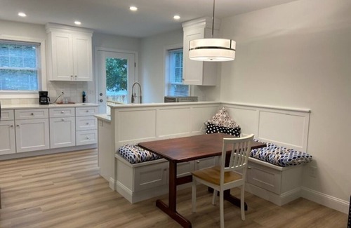 Warwick House | Beautiful brand new 2 bedroom Duplex near Oakland Beach