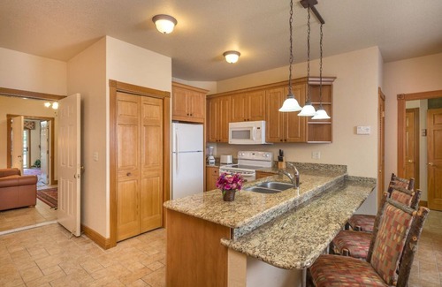 Branson Theater District Villa | Beautiful Branson Woods Two Bedroom/Two Bath Villa! Near Entertainment Venues.