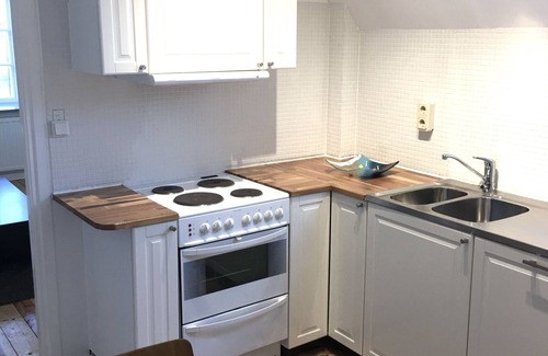 Tingstade Villa | Beautiful building from 1824. Close to swimming and 20 min to Visby