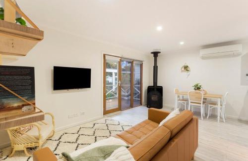 Cowes House | Beautiful Bungalow Pet-Friendly & Walk to Beach