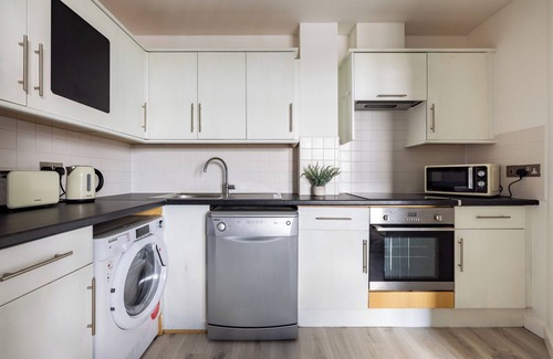 De Beauvoir Apartment | Beautiful Canal-Side Apartment in Islington