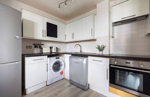 De Beauvoir Apartment | Beautiful Canal-Side Apartment in Islington