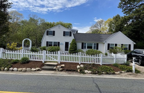 West Hyannisport House | Beautiful Cape House with just a Short Walk to the Beach.