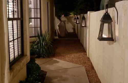 Tempe House | Beautiful Centrally located Tempe Townhome with Hotel Amenities!