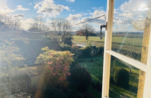 Chipping Norton House | Beautiful Character Cottage in the Country
