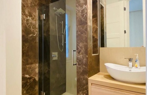 Sheepshead Bay Apartment | Beautiful comfortable room with its own bathroom in Brooklyn, NY