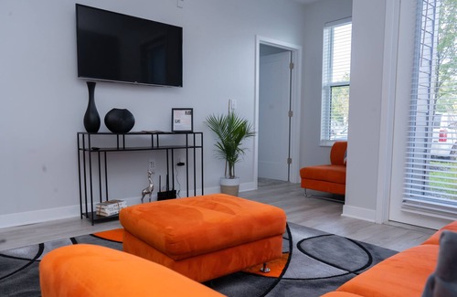 St. Peters Condo | Beautiful & Comfortable1b/1ba Condo-+24 hr Gym +Onsite Pkng+Close to Stores
