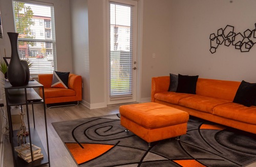 St. Peters Condo | Beautiful & Comfortable1b/1ba Condo-+24 hr Gym +Onsite Pkng+Close to Stores