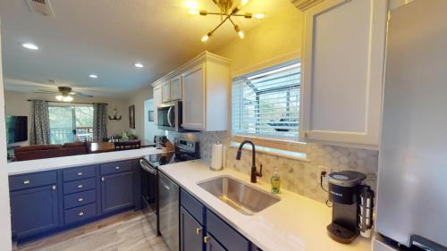 Indian Point House | Beautiful Condo, Steps From Table Rock Lake & Sdc