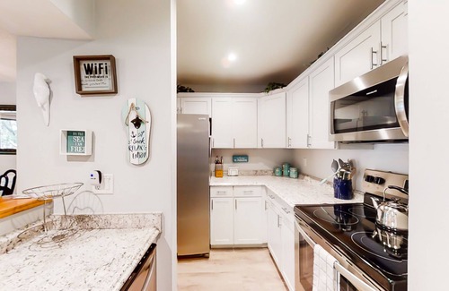 Saint Augustine Shores Condo | Beautiful condo with pool, tennis, golf, balcony, streaming & W/D