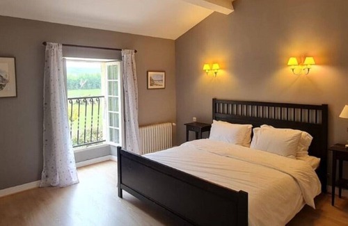 SammarÃ§olles House | Beautiful converted farmhouse in Saint-Sauvant with private heated pool