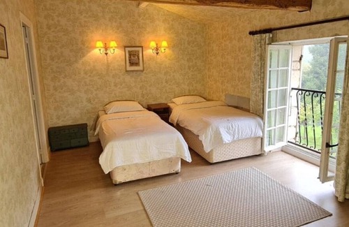 SammarÃ§olles House | Beautiful converted farmhouse in Saint-Sauvant with private heated pool