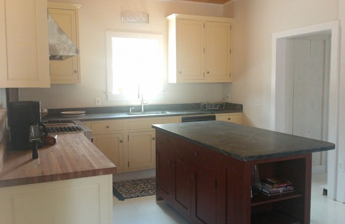 Newburyport Cottage | Beautiful Cottage Near Dowtown Newburyport and Plum Island Beach