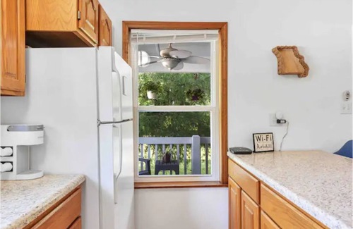 Eureka Cottage | Beautiful Cottage on Large one Acre Private Lot