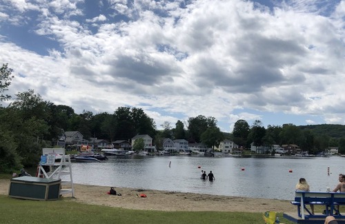 Winchester House | Beautiful Cottage on the Number One Lake in CT