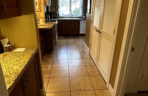 Three Rivers Cottage | Beautiful Cottage near Sequoia with EV charger, fireplace