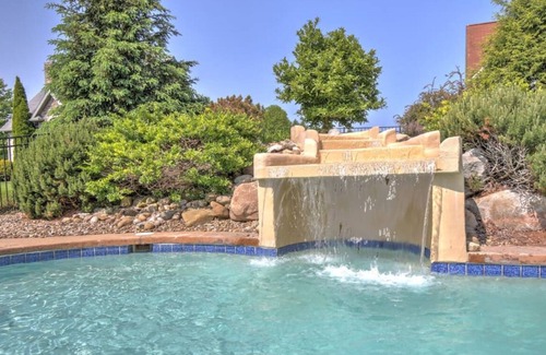 Millersburg Cottage | Beautiful Cottage With Seasonal Pool Hot Tub