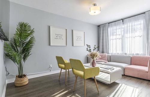 Longueuil Cottage | Beautiful Cottage within Walking Distance to the Metro and Free Parking