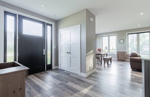 Dashwood Cottage | Beautiful cottage with spectacular lake views, heated pool & shared beach access