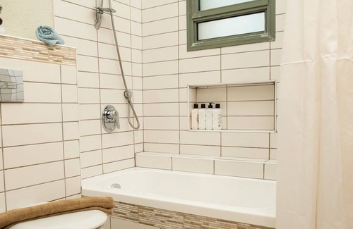She'ar Yashuv House | Beautiful country side property outside Nuriel main complex
