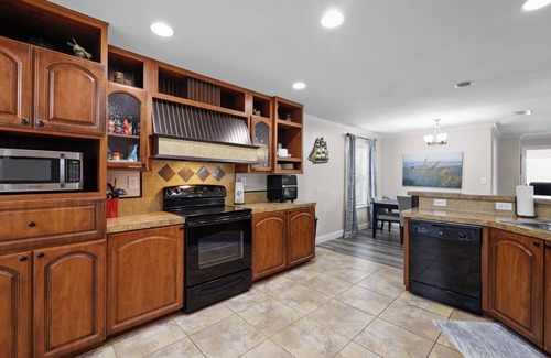 Saint James City House | Beautiful Country house overlooking 13.5 acres and a small lake