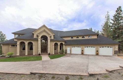 Thorpe Westwood Villa | Beautiful Country Villa on 5 acres, 5 miles to downtown