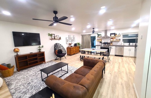 Oberlin House | Beautiful, Cozy, and Spacious home- 3 mins from downtown