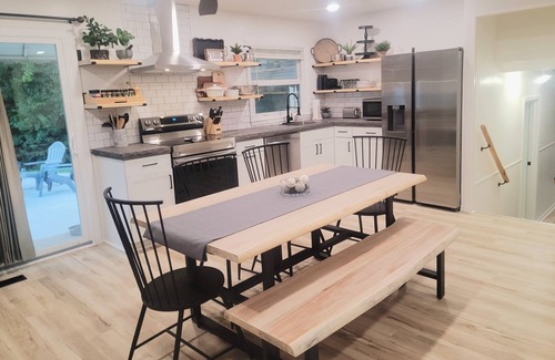 Oberlin House | Beautiful, Cozy, and Spacious home- 3 mins from downtown