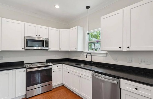 Johns Island House | Beautiful-Cozy-MODERN- 2-bedroom house with all the Essentials- Johns Island SC
