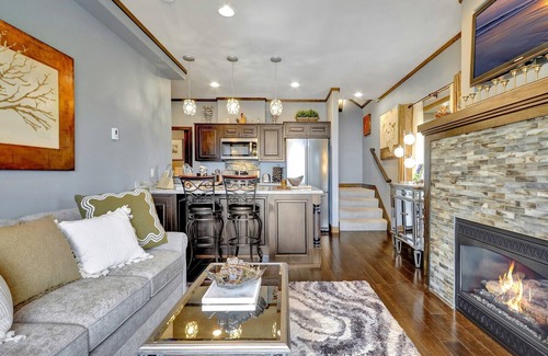 Rabbit Creek Ski Chalet | Beautiful Cozy, Peaceful chalet with AC in Anchorage