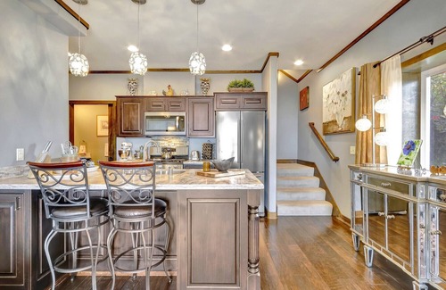 Rabbit Creek Ski Chalet | Beautiful Cozy, Peaceful chalet with AC in Anchorage