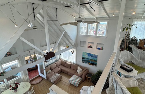 Alden Manor House | Beautiful Custom Beach House, Steps to Beach