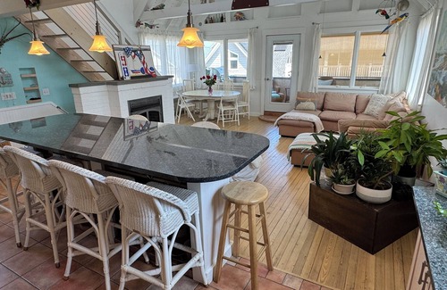 Alden Manor House | Beautiful Custom Beach House, Steps to Beach