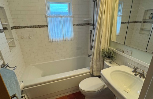 Alden Manor House | Beautiful Custom Beach House, Steps to Beach