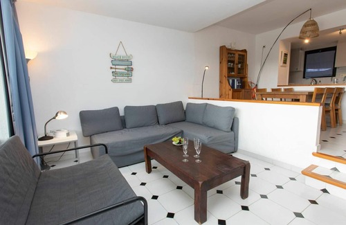 Pals Apartment | Beautiful apartment for 4 people with WIFI, pool, TV, terrace and parking