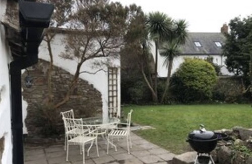 Croyde Cabin | Beautiful farmhouse located in a delightful, quiet spot in the centre of Croyde.