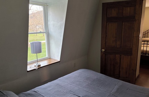 McIndoe Falls Apartment | Beautiful field View, 20 mins to Burke Mountain, 3 mins to Connecticut River