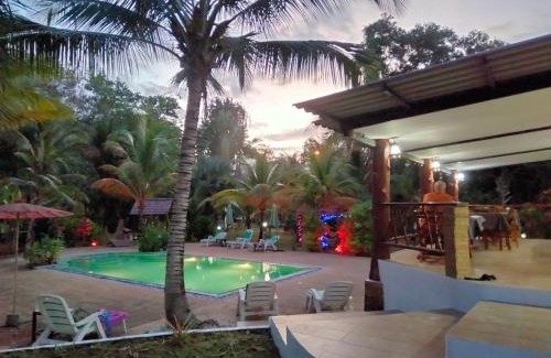 Mai Fat Hotel | Beautiful Flower Resort