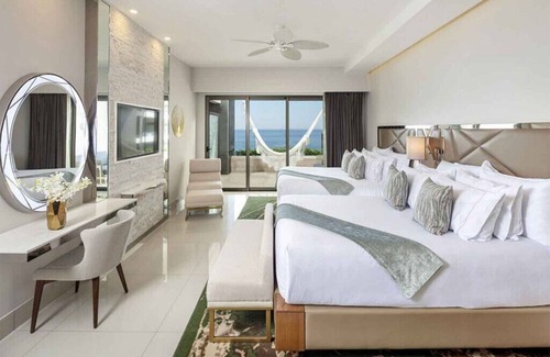 San Jose del Cabo Resort | Beautiful Garza Blanca, oceanfront suite available 12-31-23 through 01-07-2024.