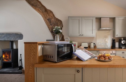 Eglwysbach Apartment | Beautiful Renovated Barn within the Countryside