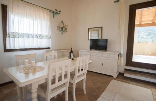 Liscia di Vacca Apartment | Beautiful Giardino degli Oleandri 2 Bedroom Apt sleeps 6 child