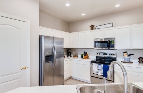 Alta Mesa House | Beautiful golf course gated community with private putting green- pool/hot tub!