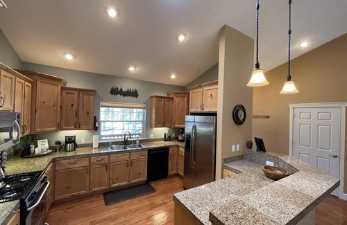 Graeagle House | Beautiful Graeagle Cabin with Yard, Deck & Grill