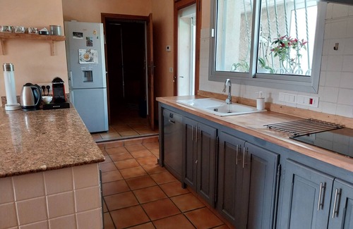 Saint-Esteve-Janson House | Beautiful house in a small Provencal village 20 'from Aix.
