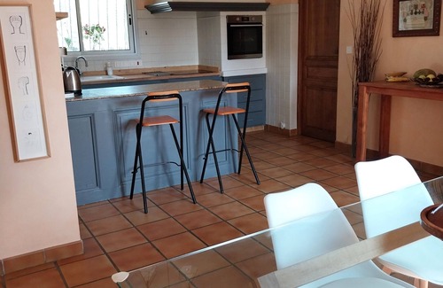 Saint-Esteve-Janson House | Beautiful house in a small Provencal village 20 'from Aix.