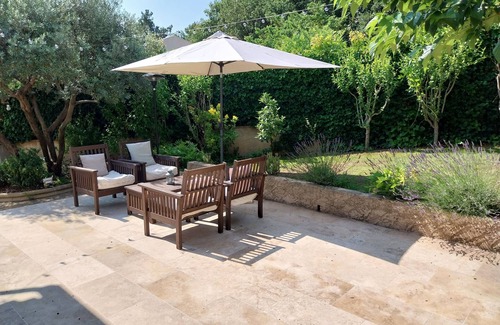 Saint-Esteve-Janson House | Beautiful house in a small Provencal village 20 'from Aix.