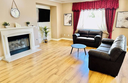 Reno House | Beautiful Haven/Sleeps 16