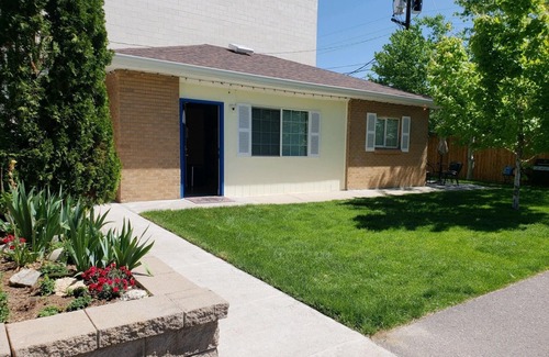 Edgewater Cottage | Beautiful Highlands Cottage near Downtown, 50% monthly discount