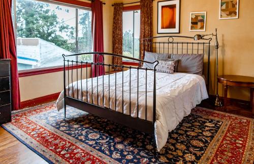 Oakland House | Beautiful, Historic Family Home near Lake Merritt